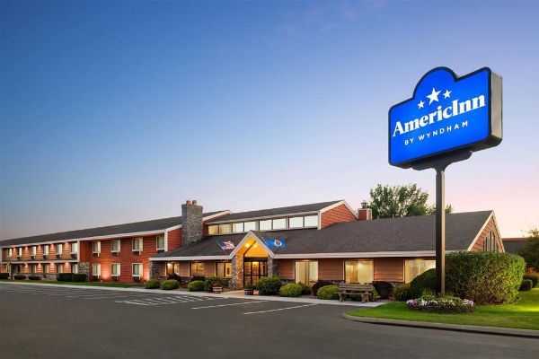 AmericInn Lodge & Suites Bemidji